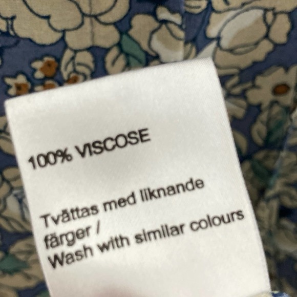 Floral Button-Up Blouse - Picture 9 of 9